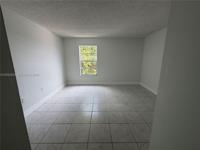 6095 W 18th Avenue S306, Hialeah, FL 33012