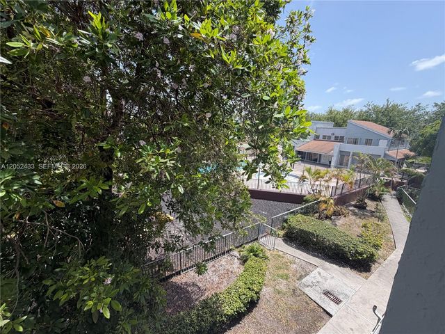 6095 W 18th Avenue S306, Hialeah, FL 33012