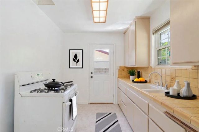 2477 Richelieu Avenue, Los Angeles, CA 90032