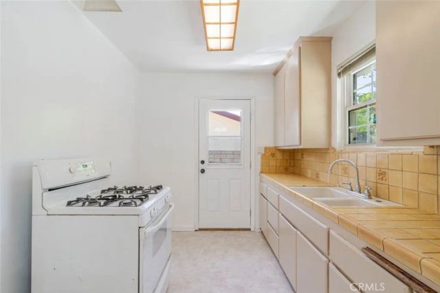 2477 Richelieu Avenue, Los Angeles, CA 90032