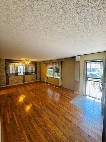 2114 Shearer Road, Kansas City, KS 66106