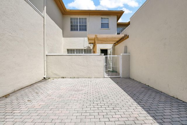608 NW 25TH Avenue, Boynton Beach, FL 33426