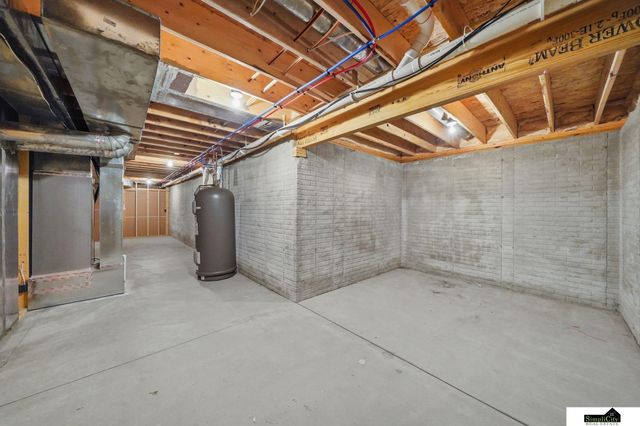 9921 Sweet Water Road, Lincoln, NE 68527