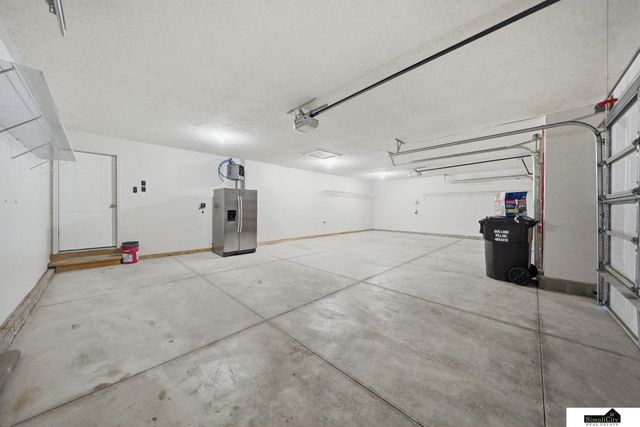 9921 Sweet Water Road, Lincoln, NE 68527