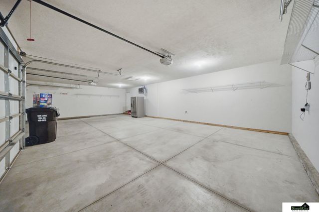 9921 Sweet Water Road, Lincoln, NE 68527