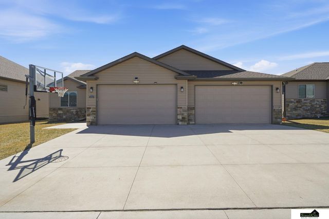 9921 Sweet Water Road, Lincoln, NE 68527