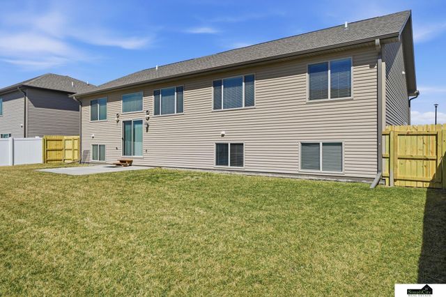 9921 Sweet Water Road, Lincoln, NE 68527