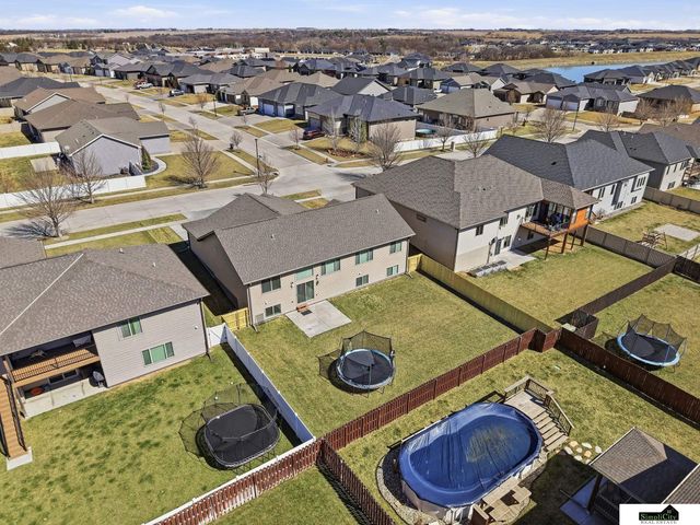 9921 Sweet Water Road, Lincoln, NE 68527