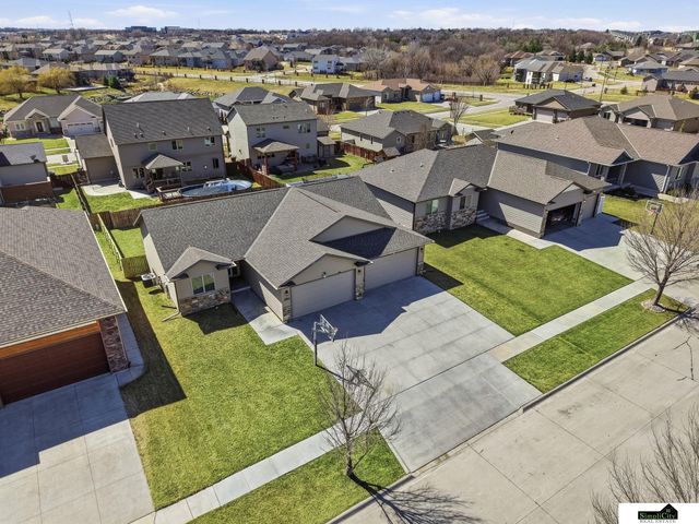 9921 Sweet Water Road, Lincoln, NE 68527