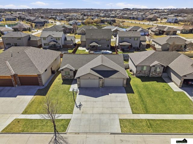 9921 Sweet Water Road, Lincoln, NE 68527