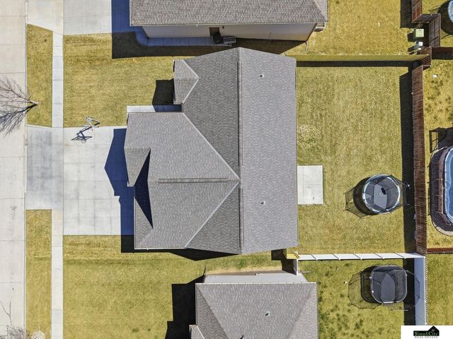 9921 Sweet Water Road, Lincoln, NE 68527