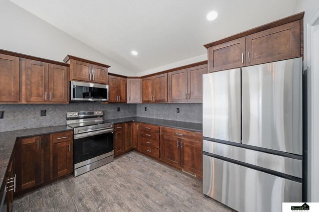 9921 Sweet Water Road, Lincoln, NE 68527