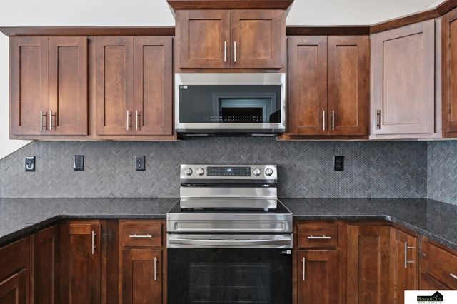 9921 Sweet Water Road, Lincoln, NE 68527