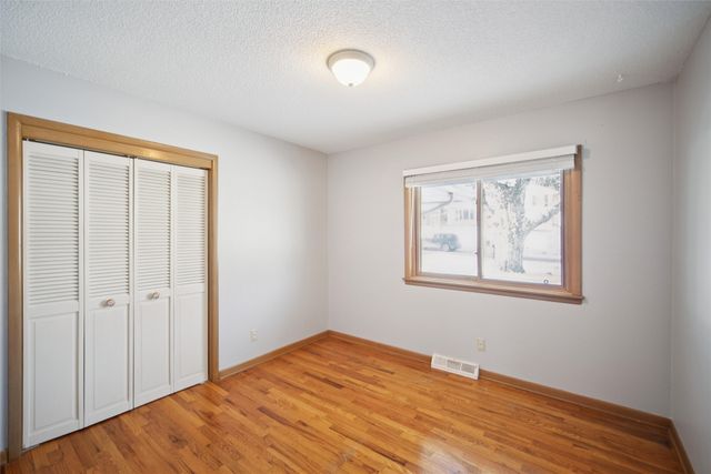 2061 NW 80th Court, Clive, IA 50325