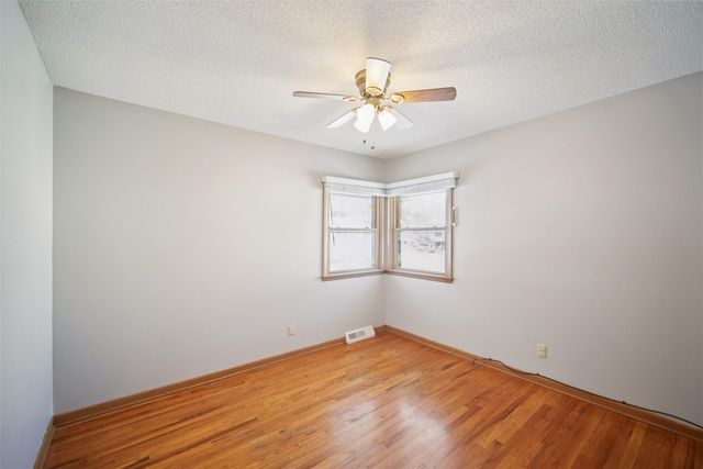 2061 NW 80th Court, Clive, IA 50325