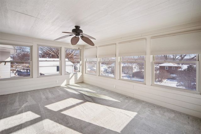 2061 NW 80th Court, Clive, IA 50325