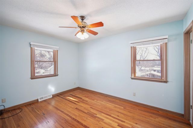 2061 NW 80th Court, Clive, IA 50325