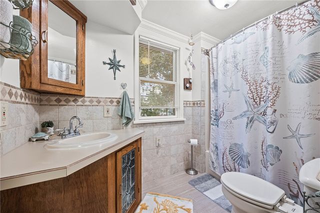 153 Rawlinson Rd, Irondequoit, NY 14617