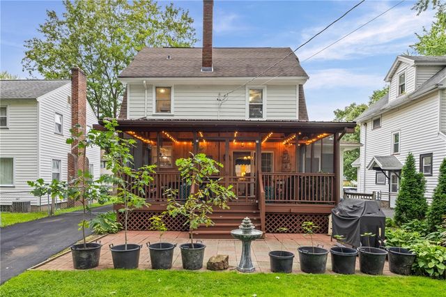 153 Rawlinson Rd, Irondequoit, NY 14617