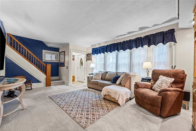 153 Rawlinson Rd, Irondequoit, NY 14617
