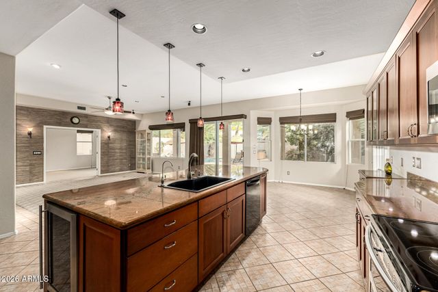 960 W MYRTLE Drive, Chandler, AZ 85248