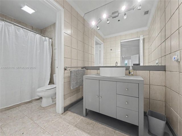 2124 Fisher Island Dr 2124, Miami Beach, FL 33109