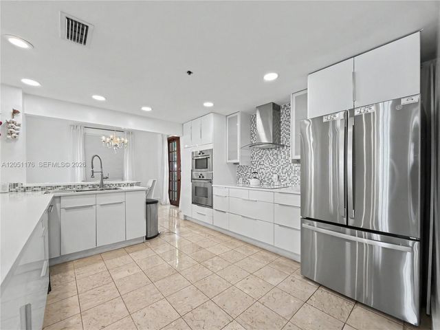 2124 Fisher Island Dr 2124, Miami Beach, FL 33109