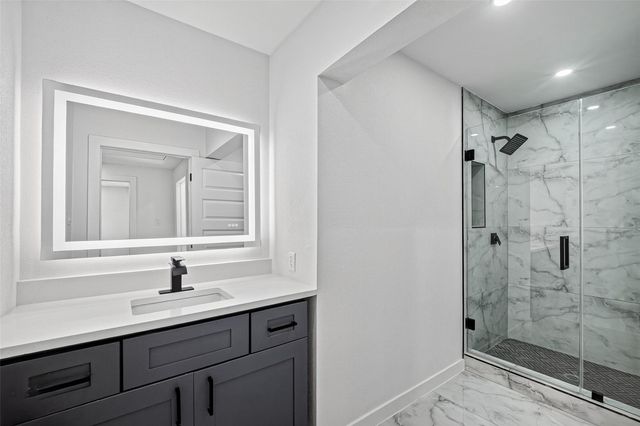 106 S 9th Street, Houston, TX 77562