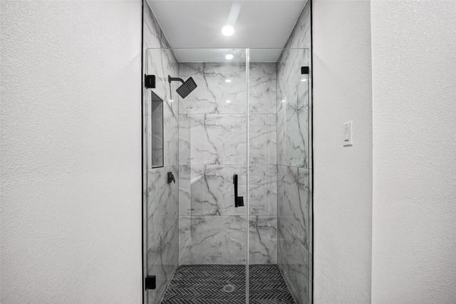 106 S 9th Street, Houston, TX 77562
