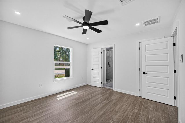 106 S 9th Street, Houston, TX 77562