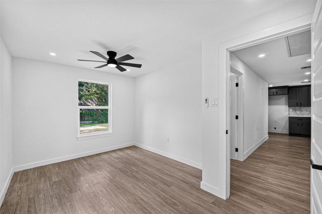 106 S 9th Street, Houston, TX 77562