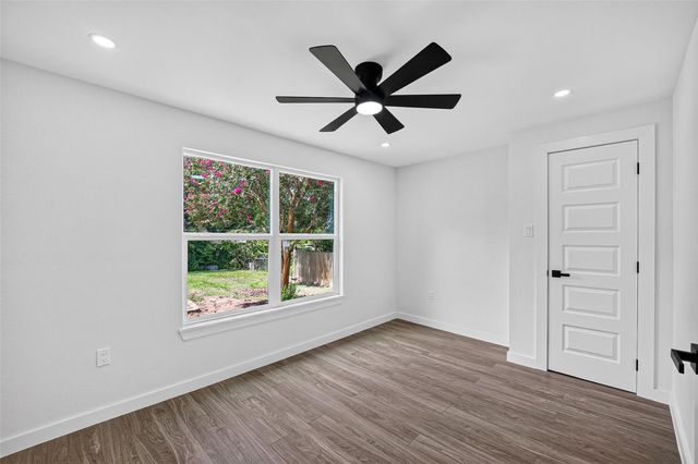 106 S 9th Street, Houston, TX 77562