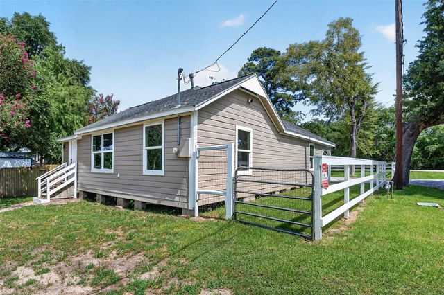 106 S 9th Street, Houston, TX 77562