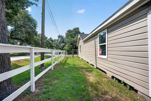 106 S 9th Street, Houston, TX 77562