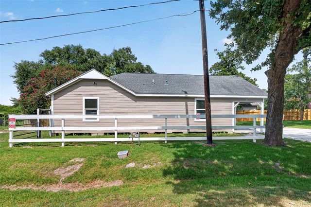 106 S 9th Street, Houston, TX 77562