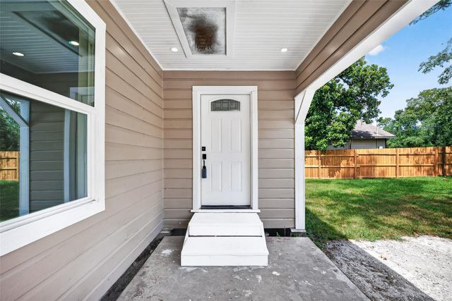 106 S 9th Street, Houston, TX 77562