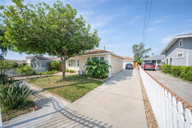 517 N Soldano, Azusa, CA 91702
