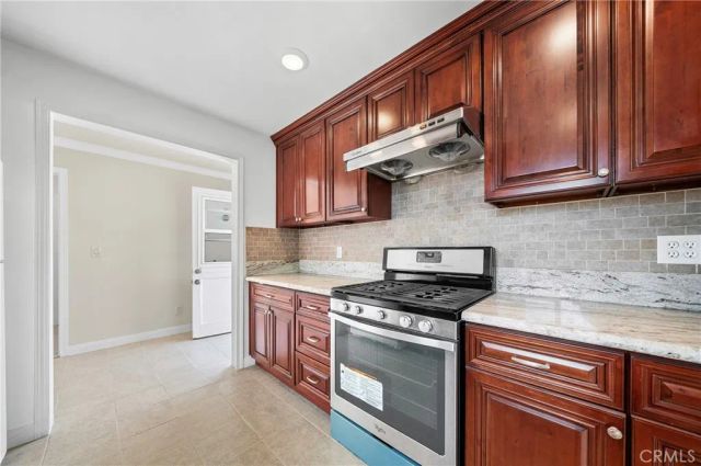 517 N Soldano, Azusa, CA 91702