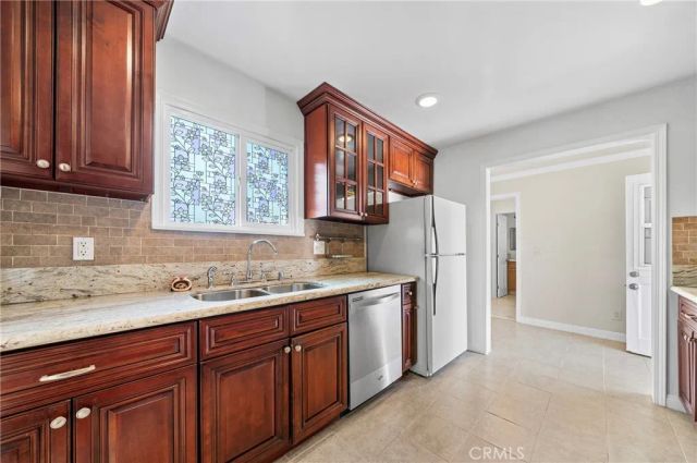 517 N Soldano, Azusa, CA 91702