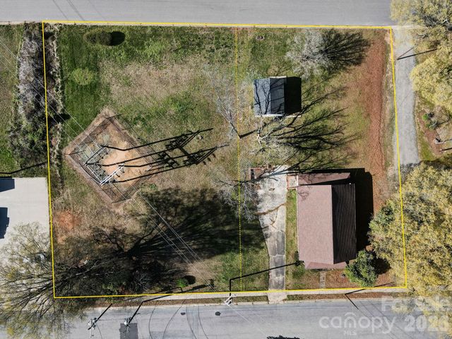 224 W Mills Avenue, Mooresville, NC 28115