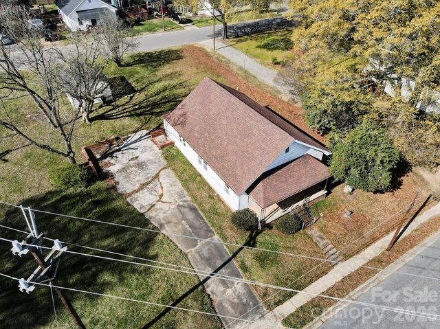 224 W Mills Avenue, Mooresville, NC 28115