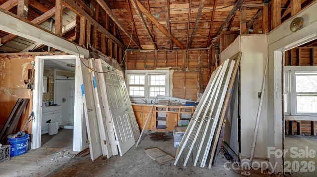 224 W Mills Avenue, Mooresville, NC 28115