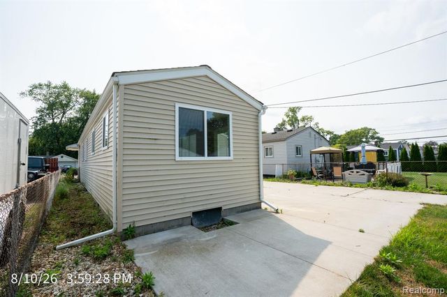 23405 Allor Street, Saint Clair Shores, MI 48082