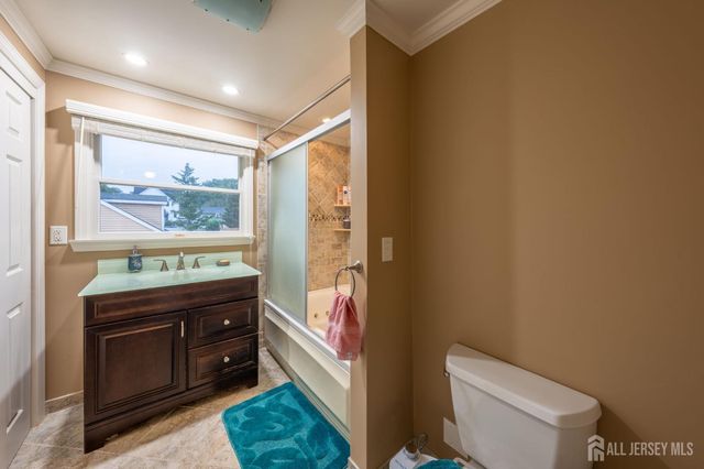41 Clover Avenue, Colonia, NJ 07067