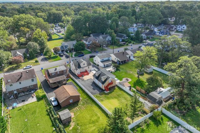41 Clover Avenue, Colonia, NJ 07067