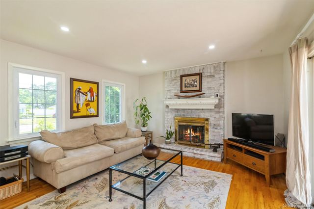 1560 Brightshore Boulevard, Bay Shore, NY 11706