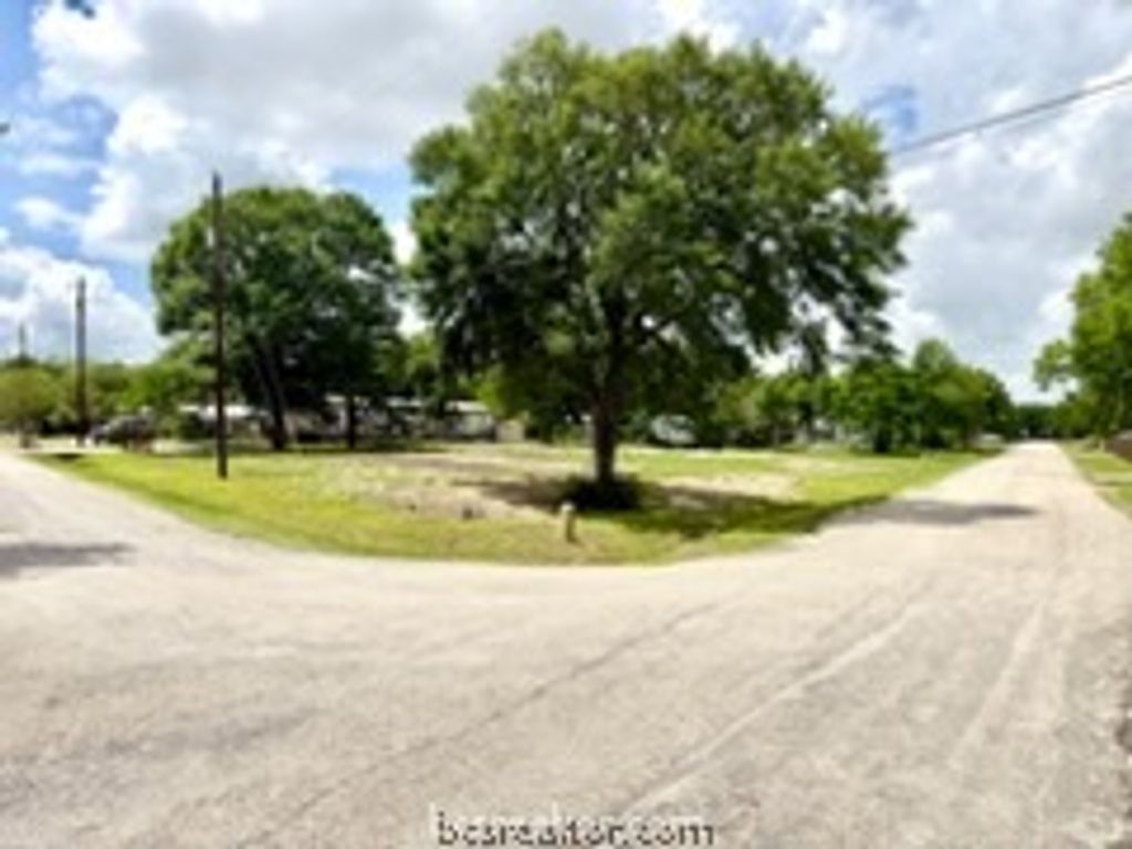 1901 Eisenhower Avenue, Bryan, TX 77803 — photo 2