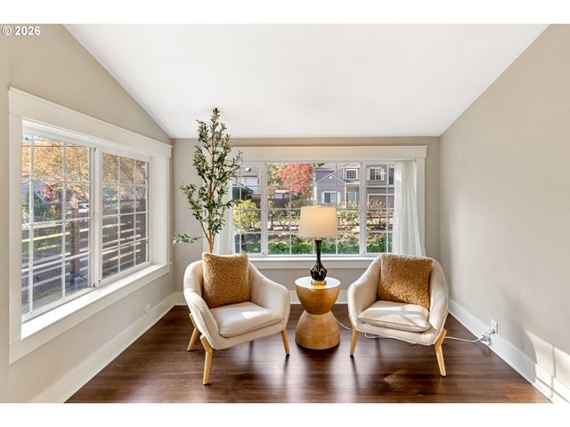 5262 ROSEWOOD St, Lake Oswego, OR 97035