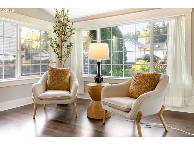 5262 ROSEWOOD St, Lake Oswego, OR 97035