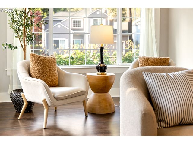 5262 ROSEWOOD St, Lake Oswego, OR 97035